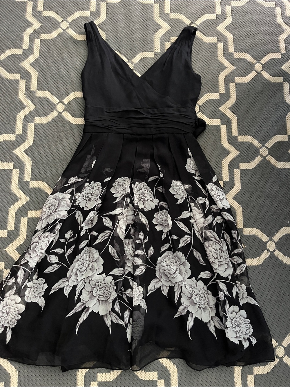 Adrianna Papell Black V-Neck Evening Dress - Picture 4 of 4